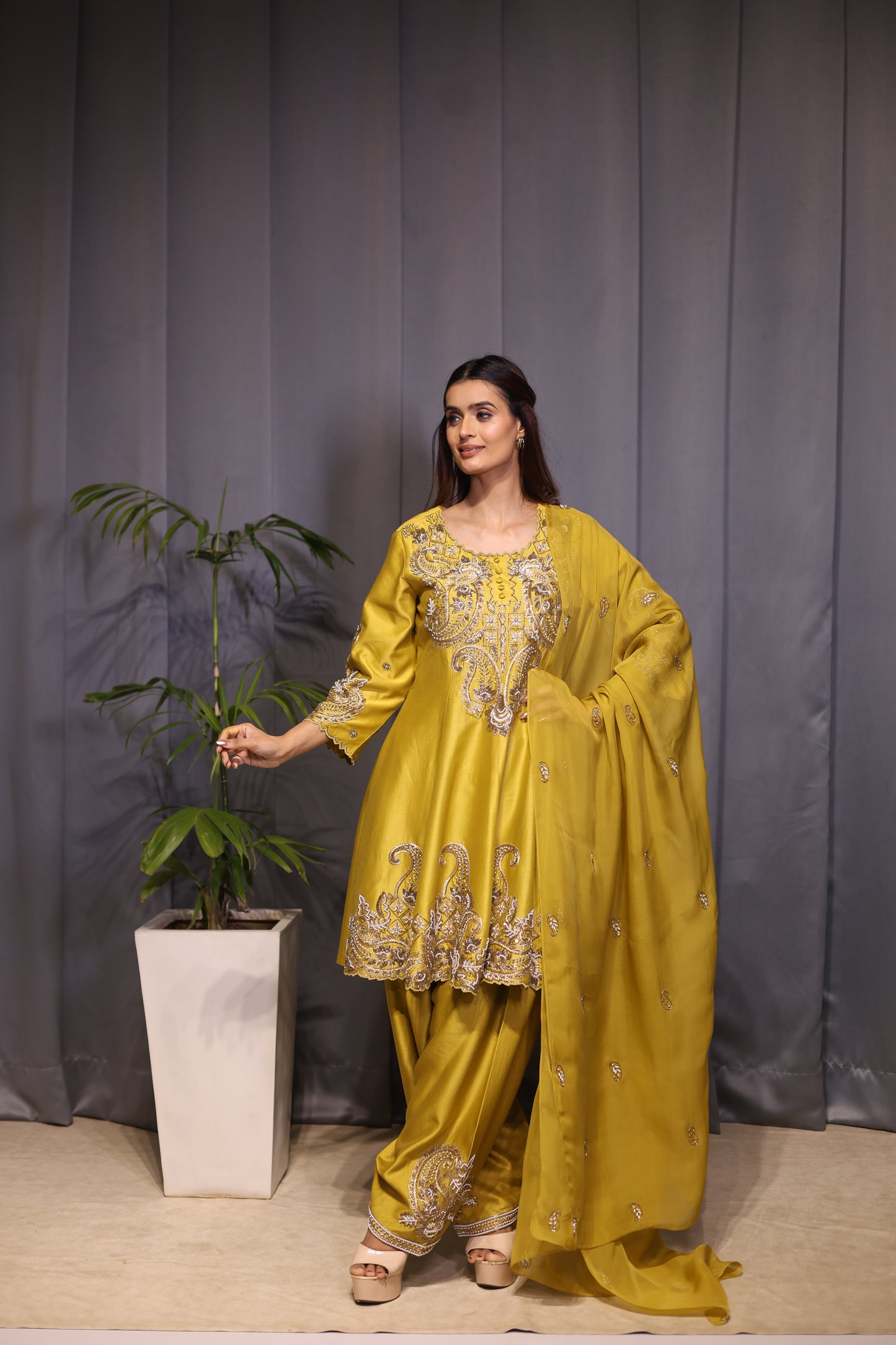 Sukhi Short Anarkali Kurta Set
