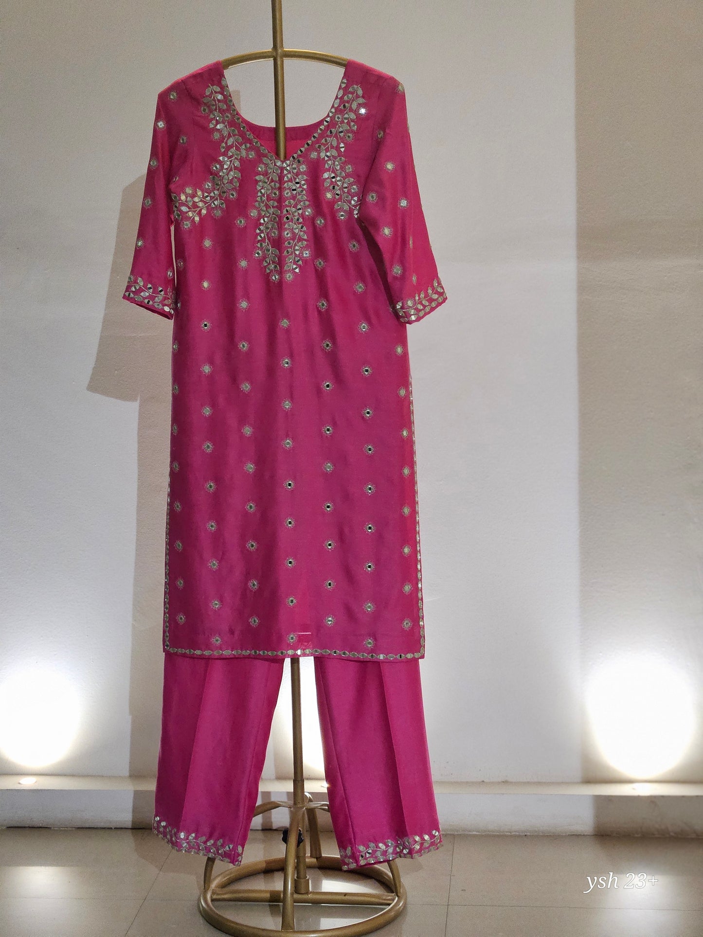 Gulabi Noor Straight Suit Set